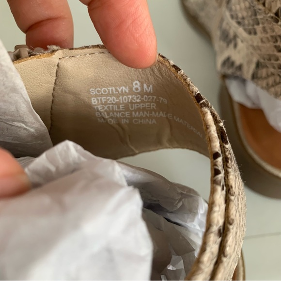 Baretraps Womens Scotlyn Faux Leather Ankle Strap snake print sandals US 8 M NEW - Picture 7 of 9